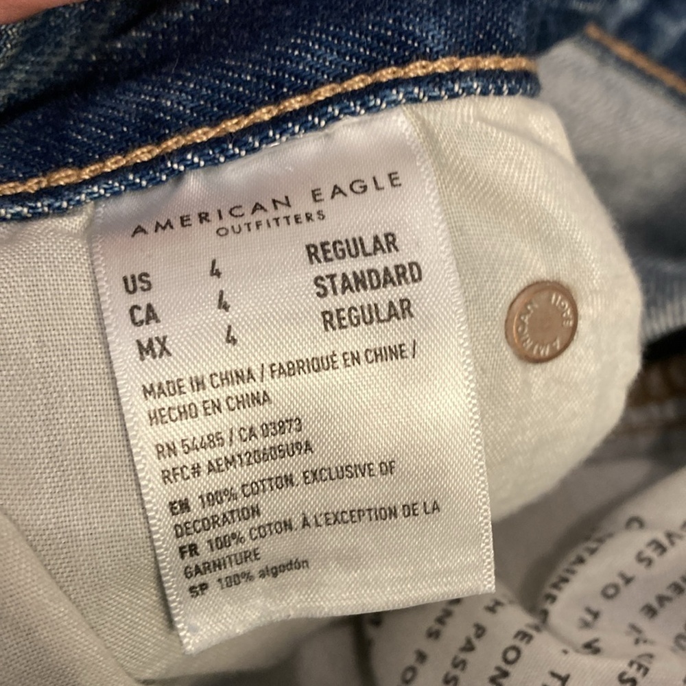 American Eagle 90’s Boyfriend Jeans - Picture 9 of 11